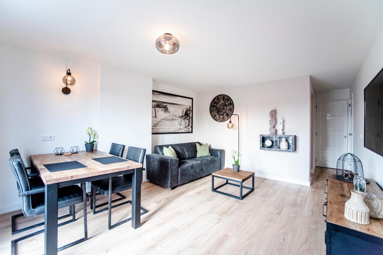 Seawave Apartment *